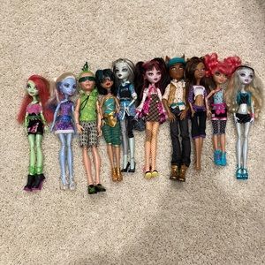 10 monster high dolls